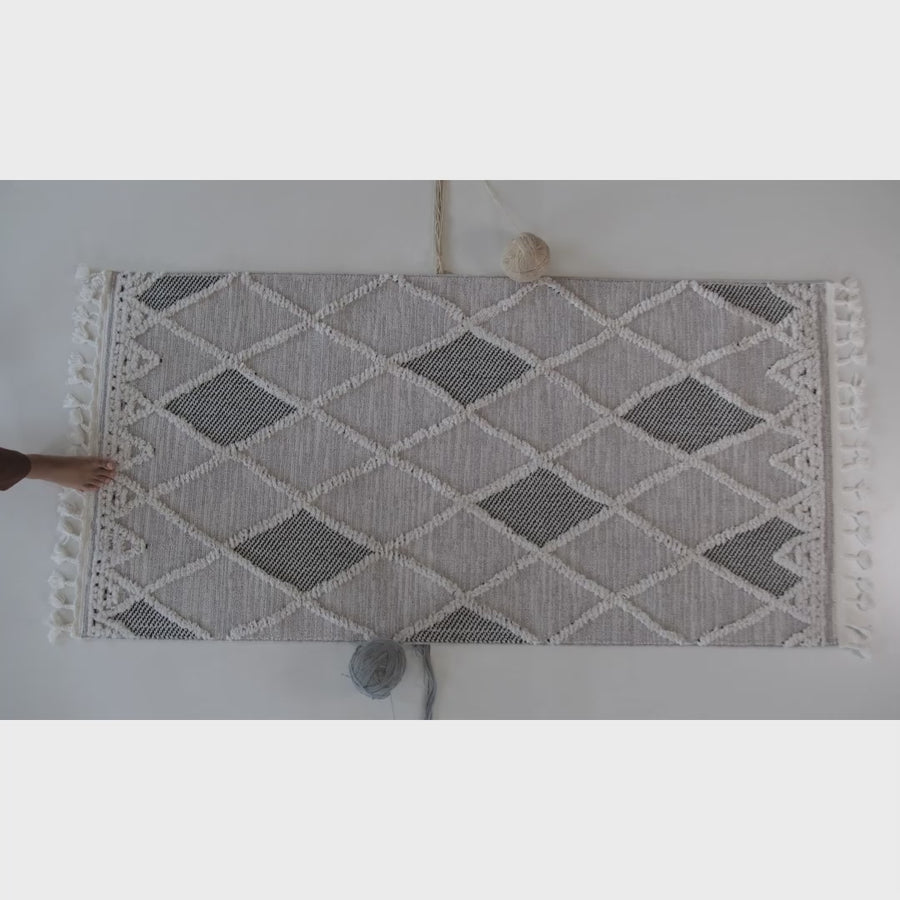 Dolce Vita Halı Sumatra 353 Ivory Bohem Halı ürün videosu